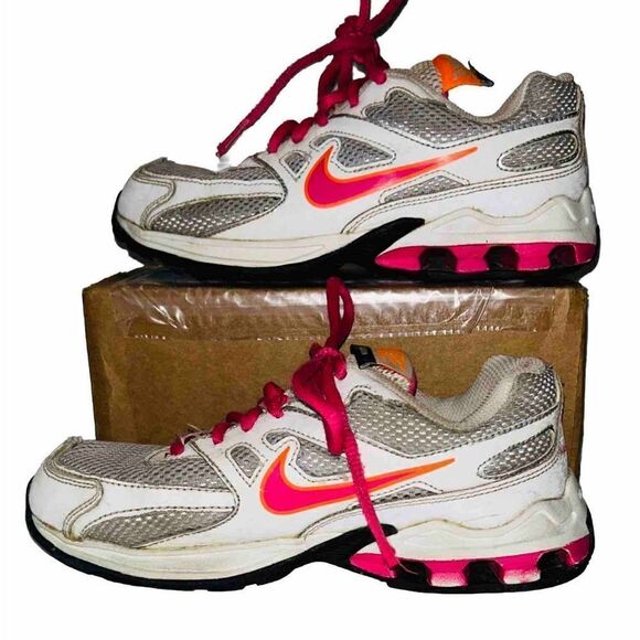 Girls Nike Reax Run Grey White Pink Shoes Size 2.5y - Picture 2 of 7
